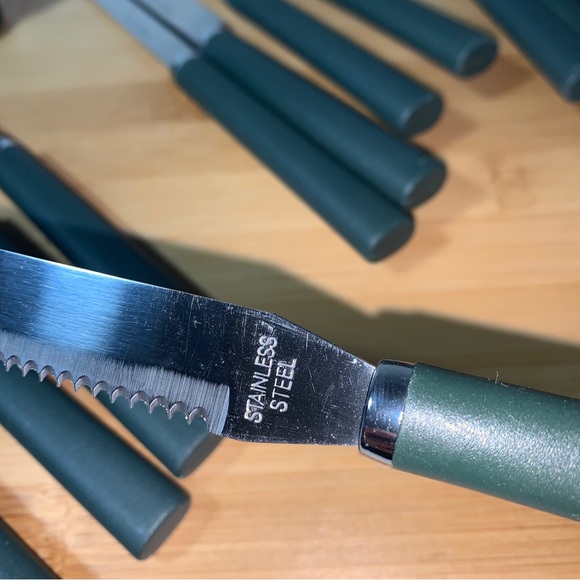 14Pc. Set of Stainless Steel Green Handle Cutlery 4 settings w cheese knife+ - Picture 4 of 4